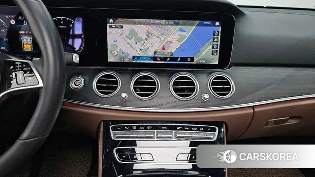 Mercedes-Benz E-Class W213 2022 Белый из Кореи, фото 5