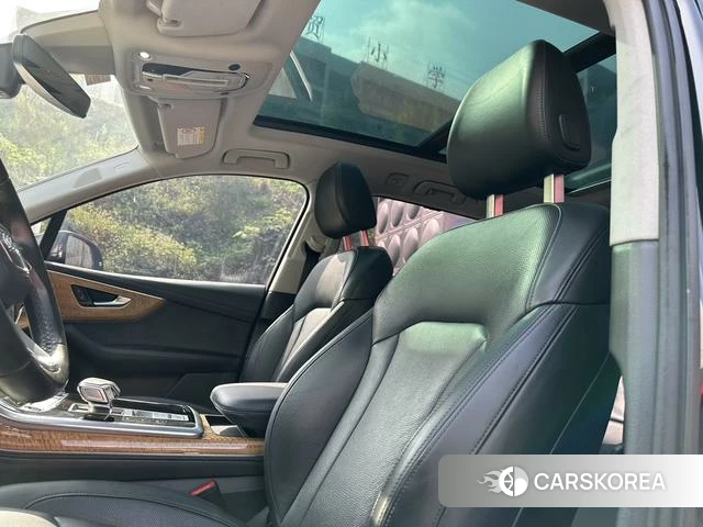 Audi Q7 2021 Черный из Китая, фото 5