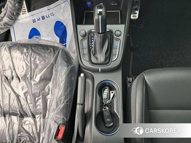 Hyundai The New Kona 2022 Светло-серебряный цвет из Кореи, фото 5