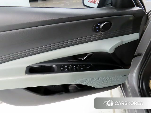 Hyundai The New Avante (CN7) 2023 Серебристо-серый из Кореи, фото 5