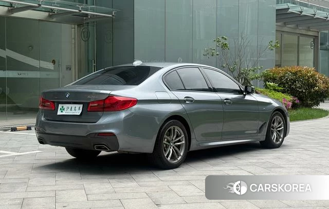 BMW 5 series (imported) 2020 Серебристо-серый из Китая, фото 5