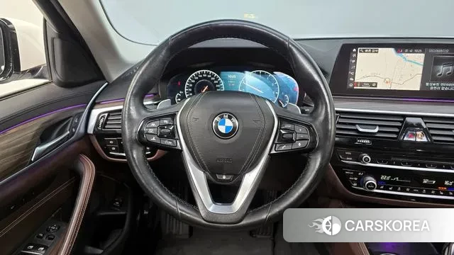 BMW 5 Series (G30) 2019 Белый из Кореи, фото 5