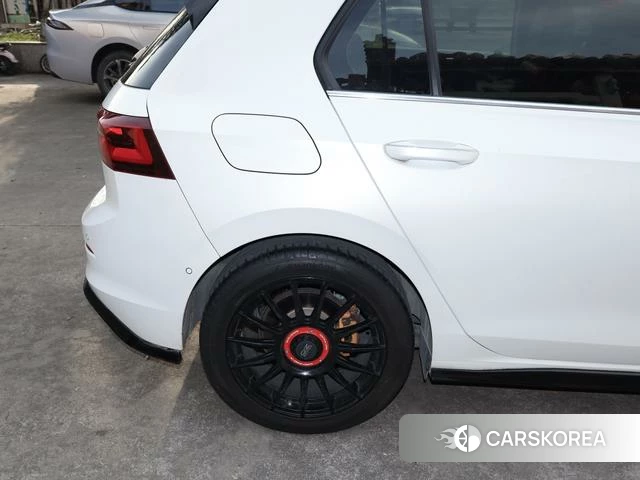 Volkswagen Golf 2023 Белый из Китая, фото 5