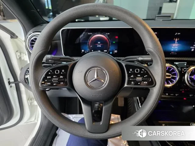 Mercedes-Benz A-Class W177 2020 Белый из Кореи, фото 5