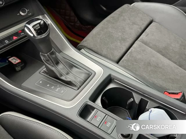 Audi Q3 2022 Темно-серый из Китая, фото 5