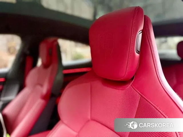 Porsche Taycan 2022 Цвет галактики из Кореи, фото 5