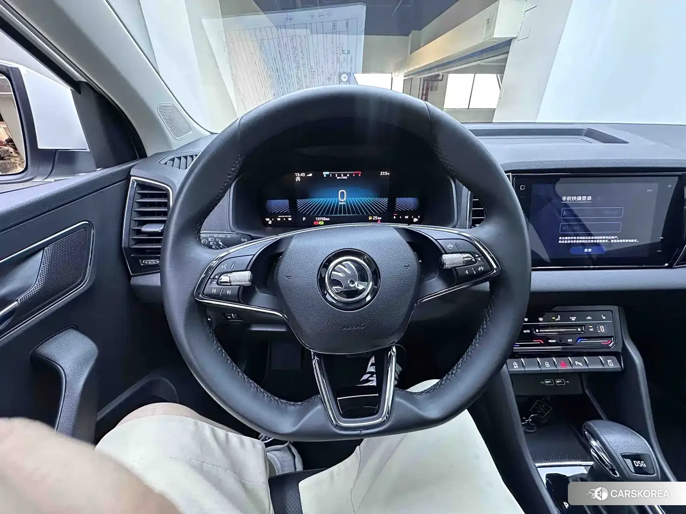 Skoda Krok 2022 Белый из Китая, фото 5