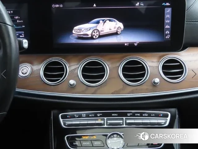 Mercedes-Benz E-Class W213 2020 Серебристо-серый из Кореи, фото 5