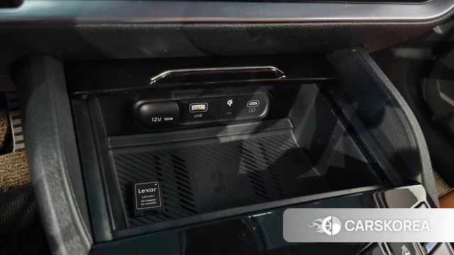 Kia Sportage 5th Generation Hybrid 2024 Белый из Кореи, фото 5