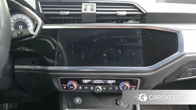 Audi Q3 (F3) 2020 Белый из Кореи, фото 5