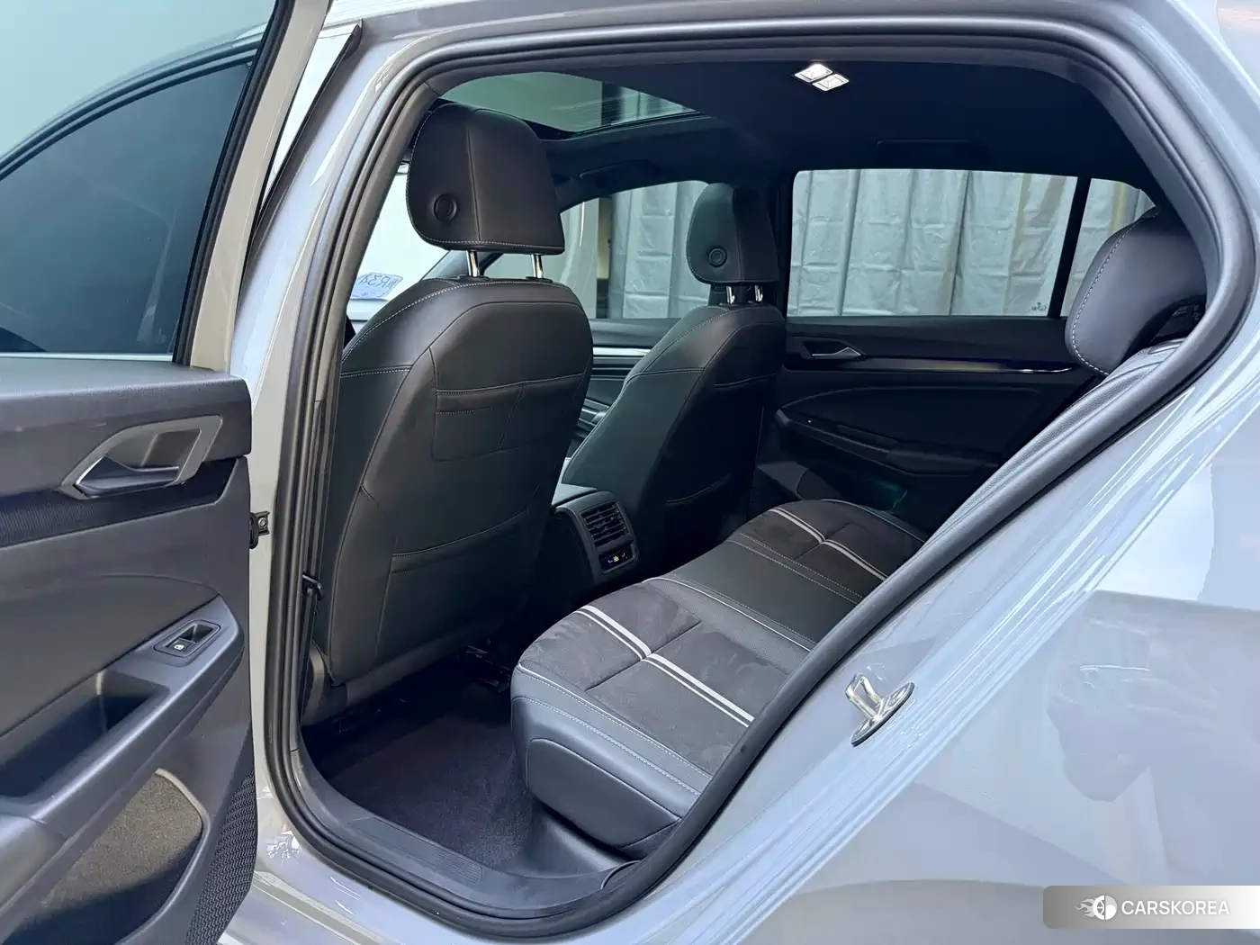 Volkswagen Golf 2022 Silver/gray из Китая, фото 5