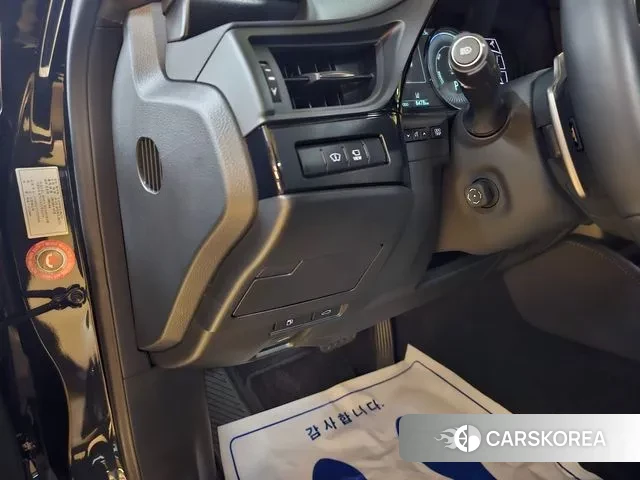 Lexus ES300h 7th generation 2025 Черный из Кореи, фото 5