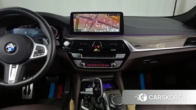 BMW 5 Series (G30) 2020 Белый из Кореи, фото 5