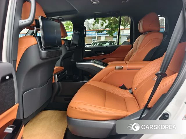 Lexus LX 2023 Белый из Китая, фото 5