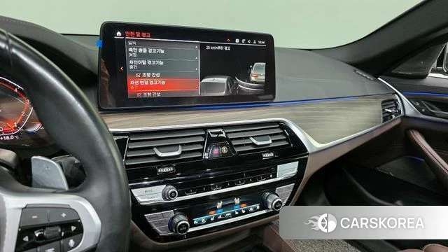 BMW 5 Series (G30) 2021 Серебристо-серый из Кореи, фото 5