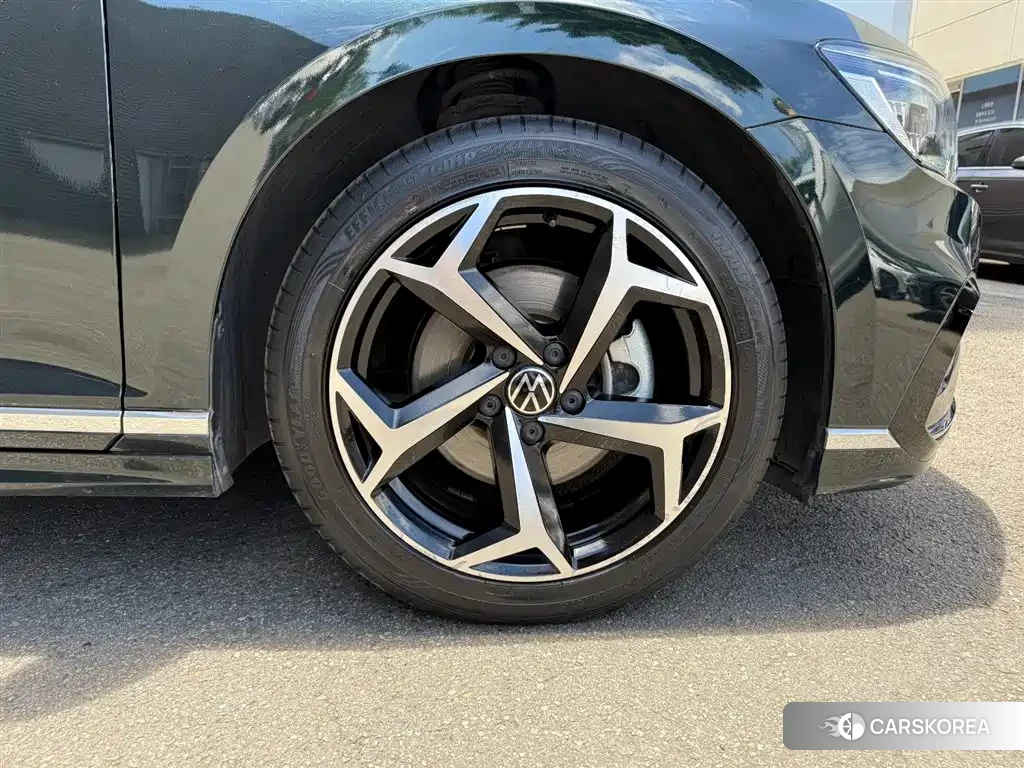 Volkswagen Magotan 2023 Черный из Китая, фото 5