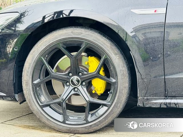 Audi A7L 2022 Черный из Китая, фото 5