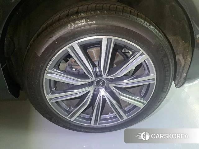 Audi Q8 (4M) 2021 Серый из Кореи, фото 5
