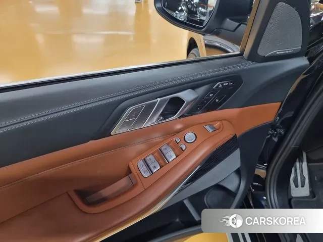 BMW X7 (G07) 2022 Черный из Кореи, фото 5