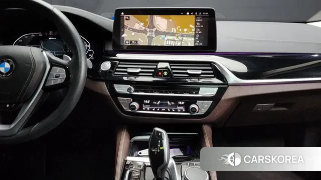 BMW 5 Series (G30) 2021 Белый из Кореи, фото 5