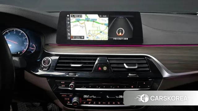 BMW 5 Series (G30) 2018 Белый из Кореи, фото 5