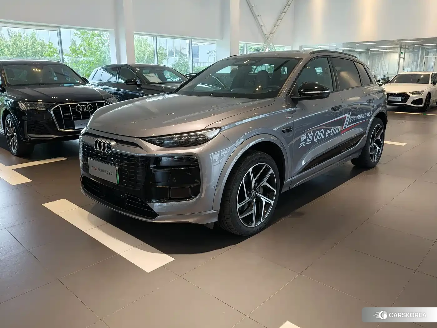 Audi Q6L e-tron 2025 Silver/gray из Китая, фото 5