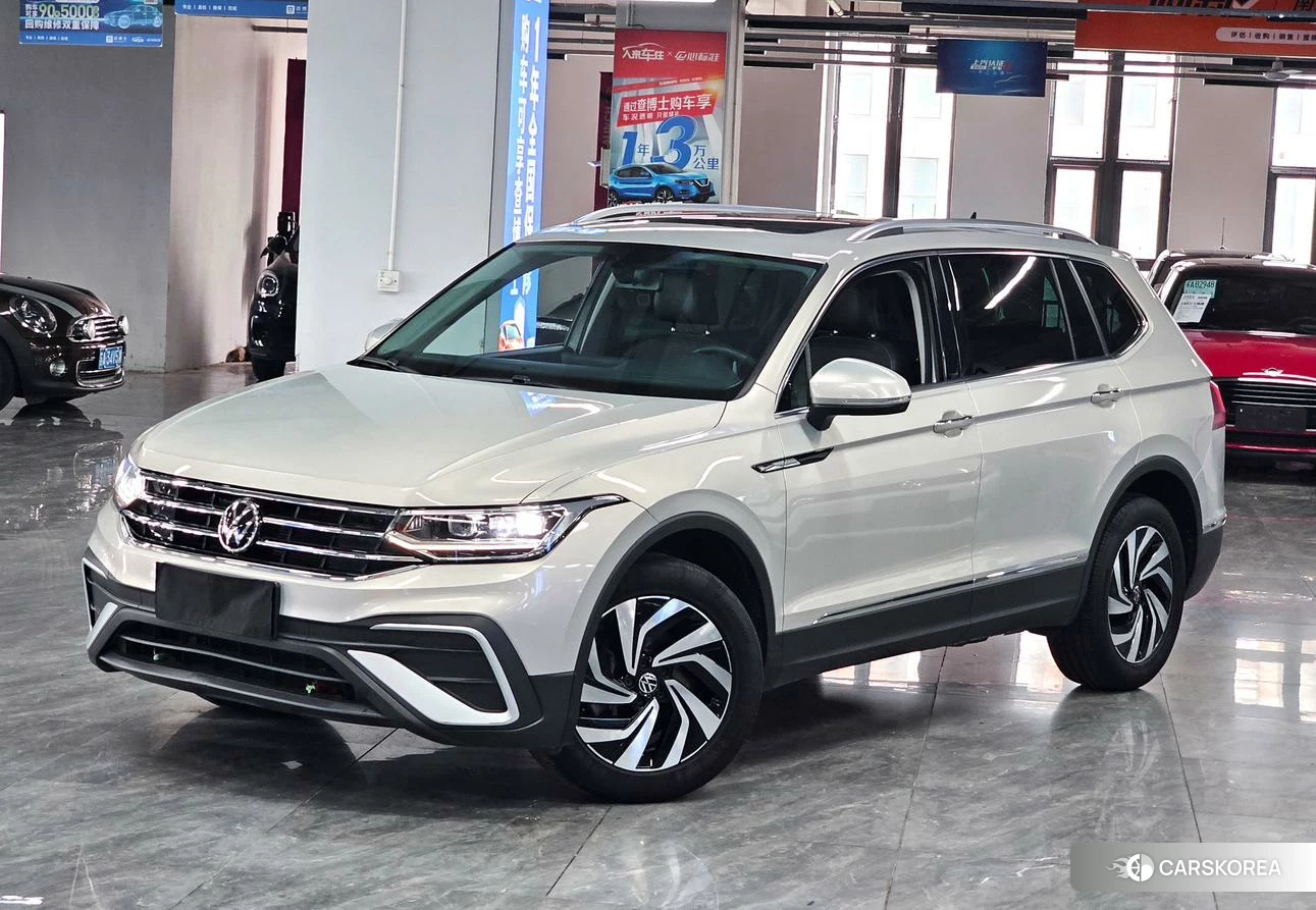 Volkswagen Tiguan L 2022 Шампань из Китая, фото 5
