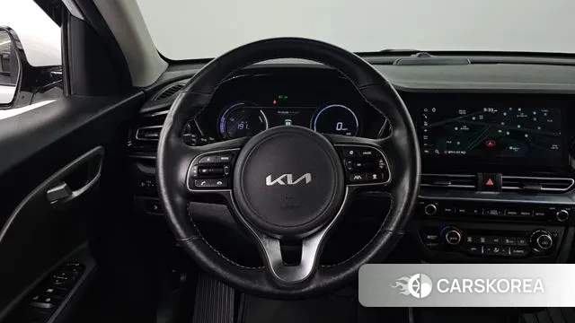 Kia Niro Plus 2022 Белый из Кореи, фото 5