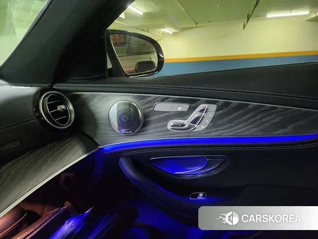 Mercedes-Benz E-Class W213 2021 Белый из Кореи, фото 5