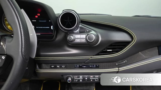 Ferrari F8 Spider 2021 Желтый из Кореи, фото 5