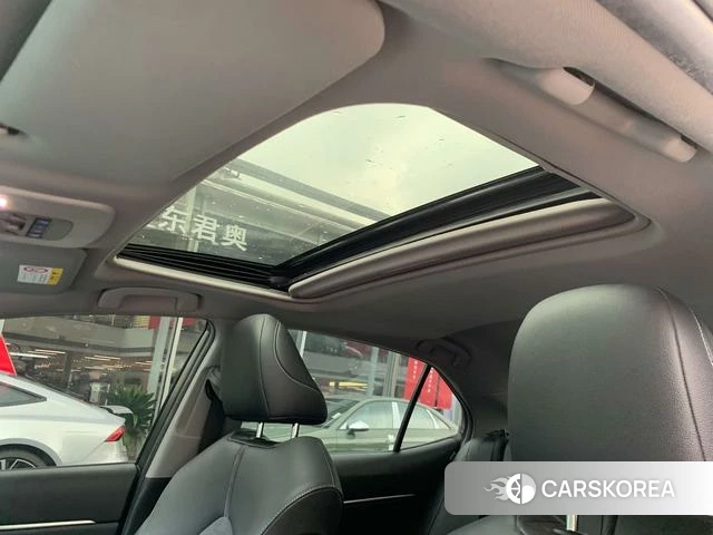 Toyota Camry 2022 Белый из Китая, фото 5