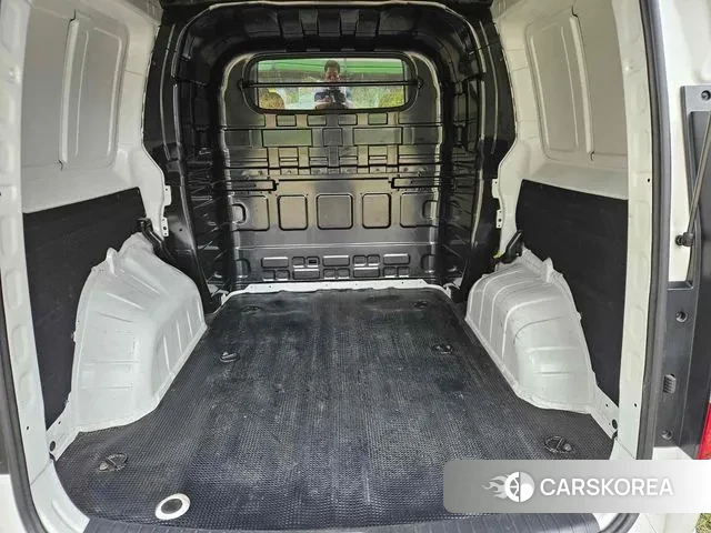 Hyundai Staria 2023 Белый из Кореи, фото 5