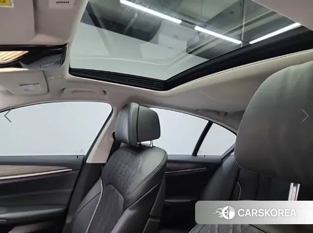 BMW 5 Series (G30) 2018 Белый из Кореи, фото 5