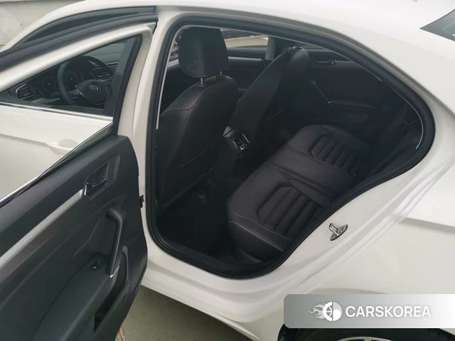 Volkswagen Lingdu 2021 Белый из Китая, фото 5