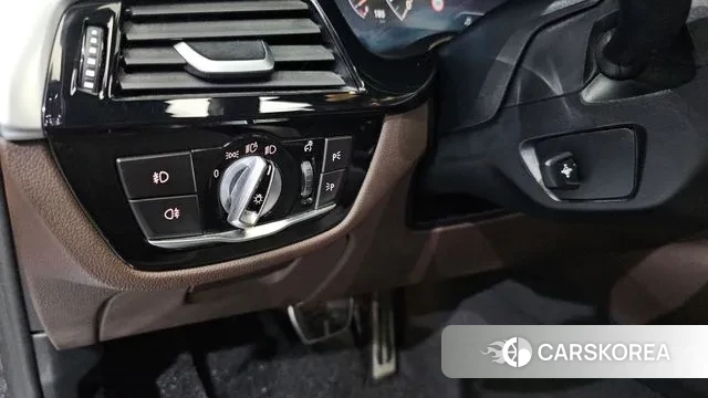 BMW 5 Series (G30) 2019 Синий из Кореи, фото 5