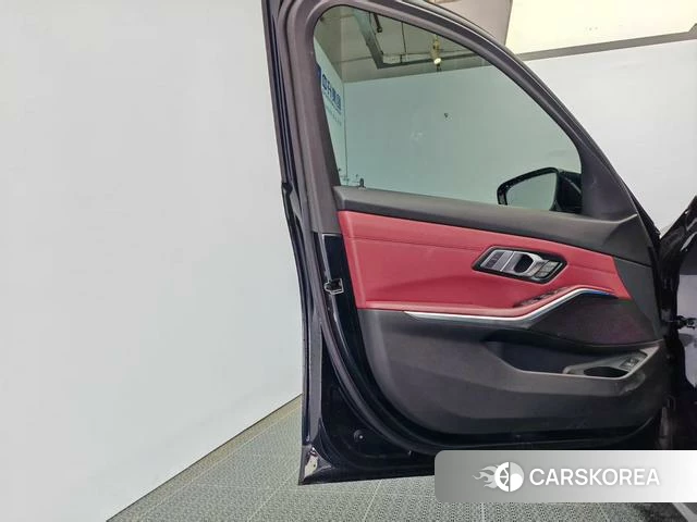 BMW 3 series 2022 Черный из Китая, фото 5