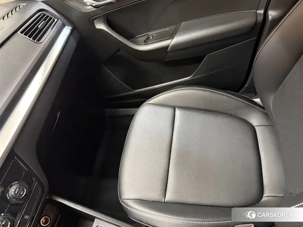 Skoda Komick 2022 Белый из Китая, фото 6
