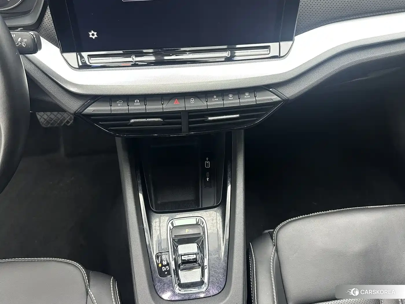 Skoda Octavia 2023 Белый из Китая, фото 5