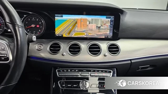 Mercedes-Benz E-Class W213 2019 Белый из Кореи, фото 5