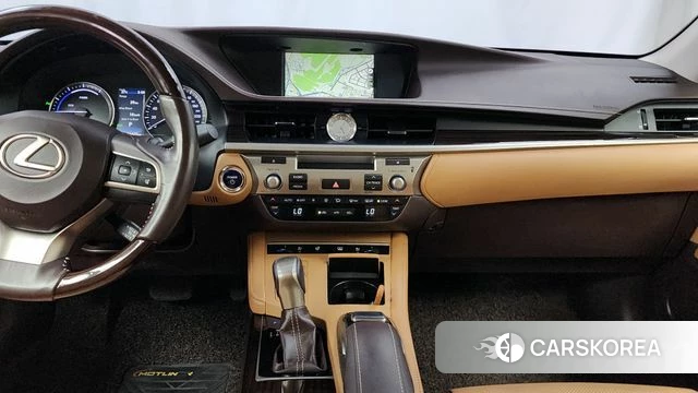 Lexus New ES300h 2018 Серебристо-серый из Кореи, фото 5