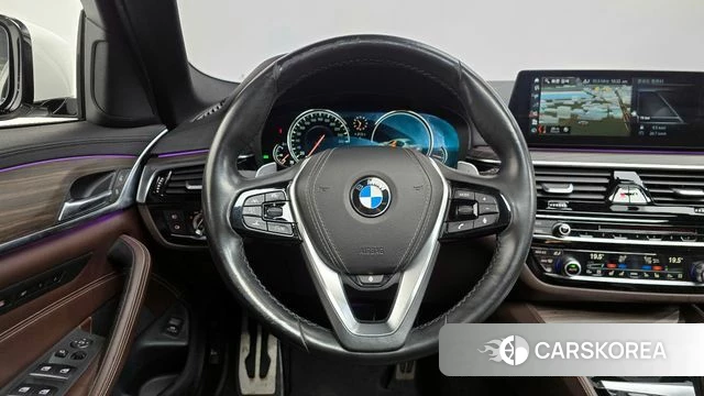 BMW 5 Series (G30) 2018 Белый из Кореи, фото 5