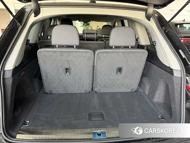 Audi Q7 2023 Черный из Китая, фото 5