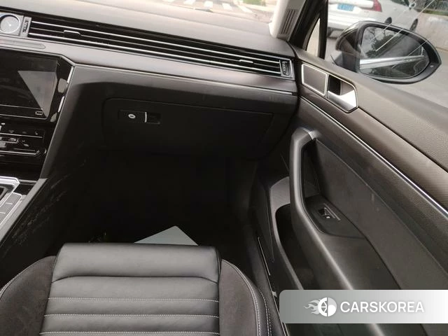Volkswagen Magotan 2022 Черный из Китая, фото 5