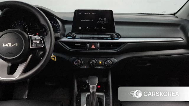 Kia The New K3 2nd generation 2023 Белый из Кореи, фото 5