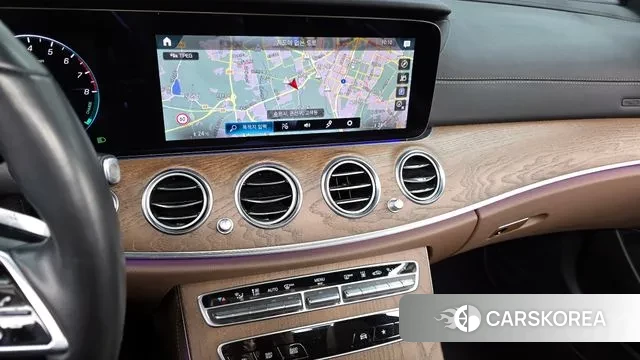 Mercedes-Benz E-Class W213 2021 Белый из Кореи, фото 5