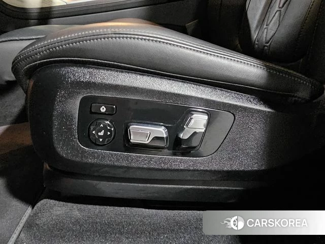 BMW X7 (G07) 2025 Серый из Кореи, фото 5