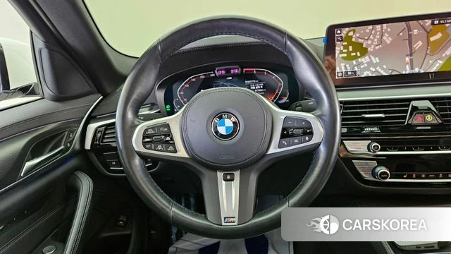 BMW 5 Series (G30) 2022 Белый из Кореи, фото 5