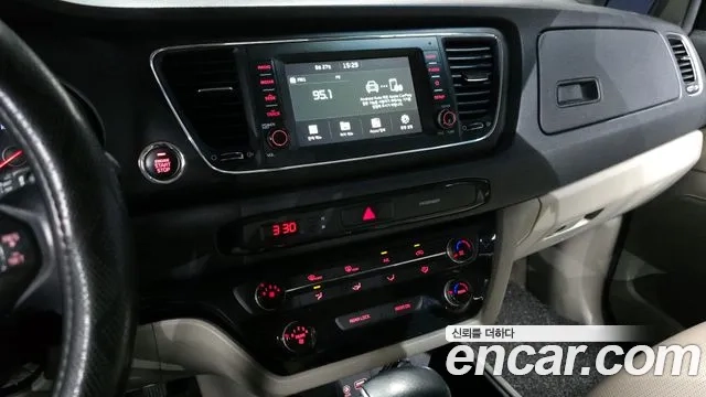 Kia The New Carnival 2018 Белый из Кореи, фото 5