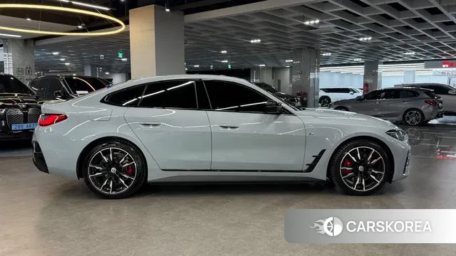 BMW i4 2022 Небесно-голубой из Кореи, фото 5