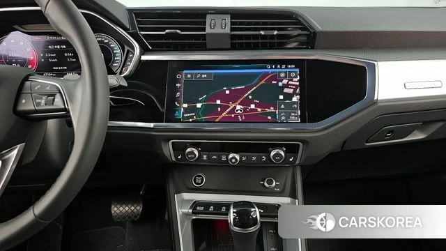 Audi Q3 (F3) 2023 Белый из Кореи, фото 5